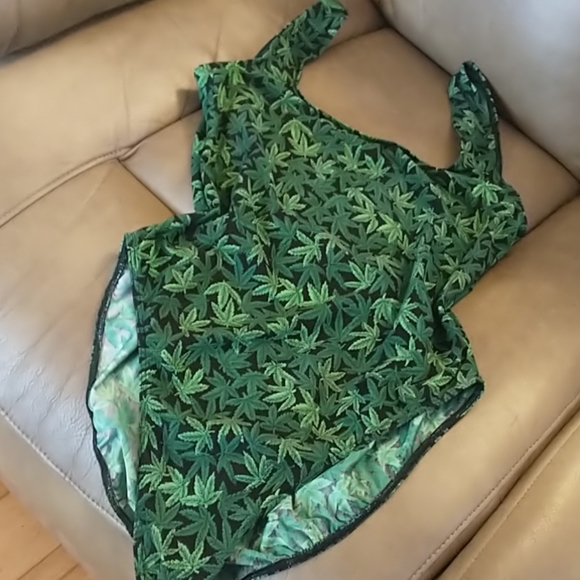 Gorgeous Hippy One Piece Exercise/Swimsuit - Picture 1 of 7